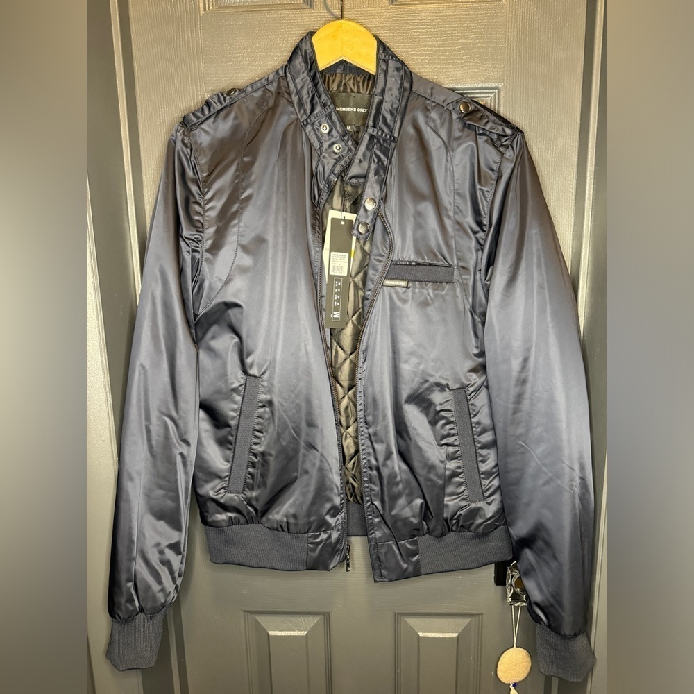 Members only jacket size medium in navy new with tags​​​​